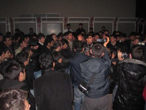 Sivas'ta gergin saatler! - Resim: 2