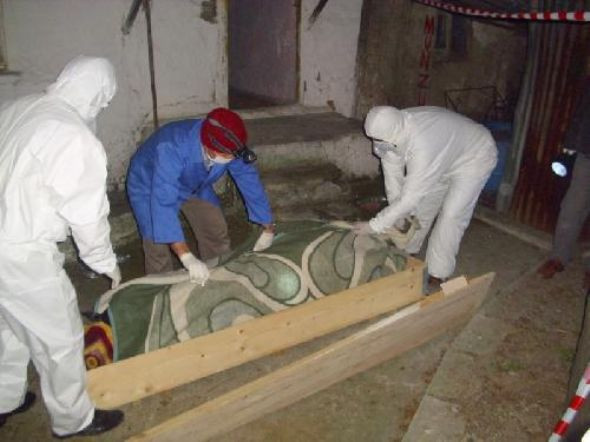 Öldüğünü kokusundan anladılar! - Resim: 2