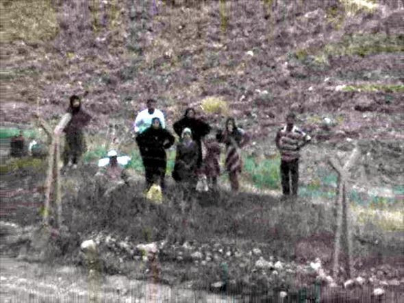 Sınırı geçmek için beklediler - Resim: 3