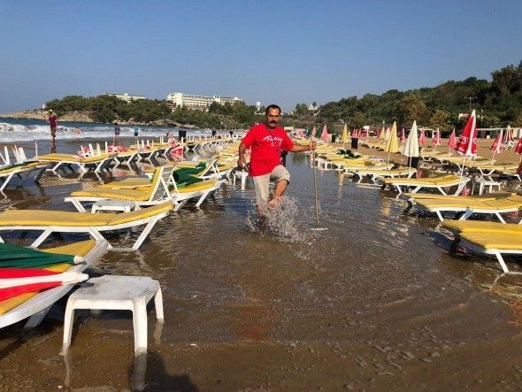 Sabah saatlerinde plaja geldi gözlerine inanamadı - Resim: 4