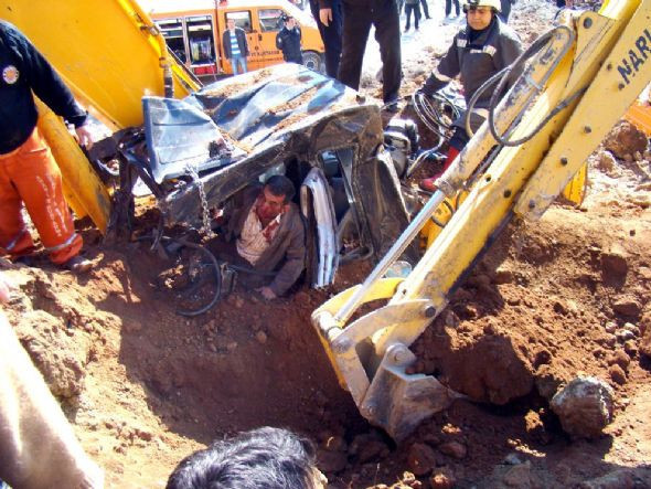 Açtığı çukur mezarı oluyordu! - Resim: 2