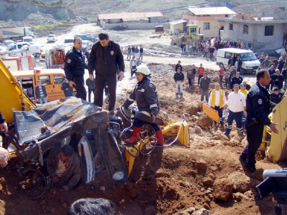 Açtığı çukur mezarı oluyordu! - Resim: 3