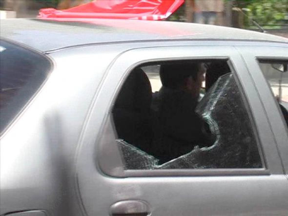 CHP konvoyuna saldırı! - Resim: 1