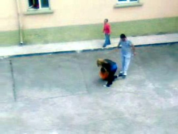 Otistik öğrenciyi böyle dövdü - Resim: 4