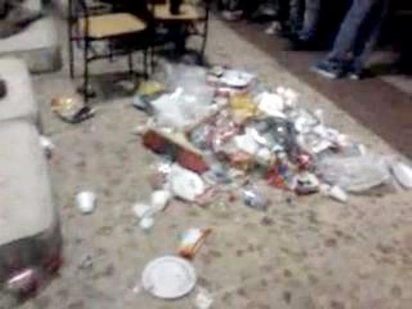 Asker çöplük içinde toplanıyor - Resim: 4