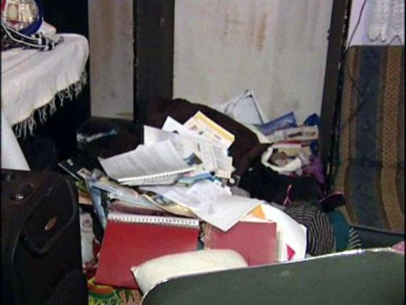 Başkanın evini polis bu hale getirdi - Resim: 1