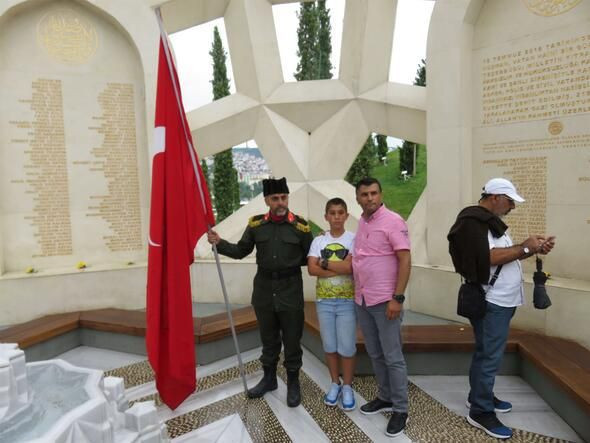 15 Temmuz Şehitler Makamı ziyaretçilerle doldu taştı - Resim: 2