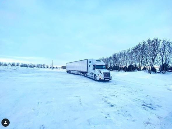 ABD'de tır şoförü olan ünlü oyuncu Tolga Karel şimdi de ceset taşıyor - Resim: 3