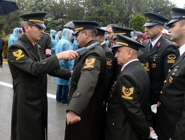 Anıtkabir'de yoğun güvenlik önlemi askerler didik didik arandı! - Resim: 4
