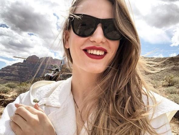 Serenay Sarıkaya'dan hayranlarını üzecek haber - Resim: 3