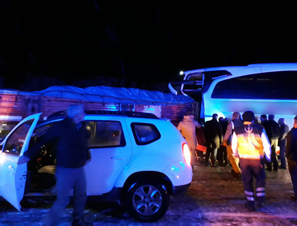 Bingöl'de korkunç kaza: Çok sayıda yaralı var! - Resim: 1