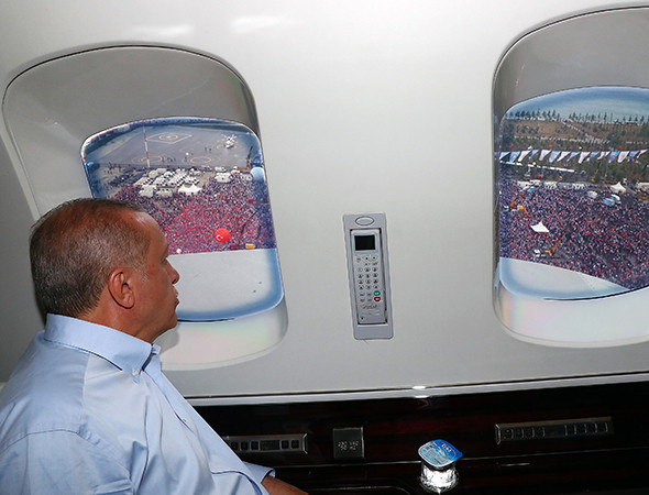 Erdoğan, miting alanını helikopterden izledi - Resim: 1