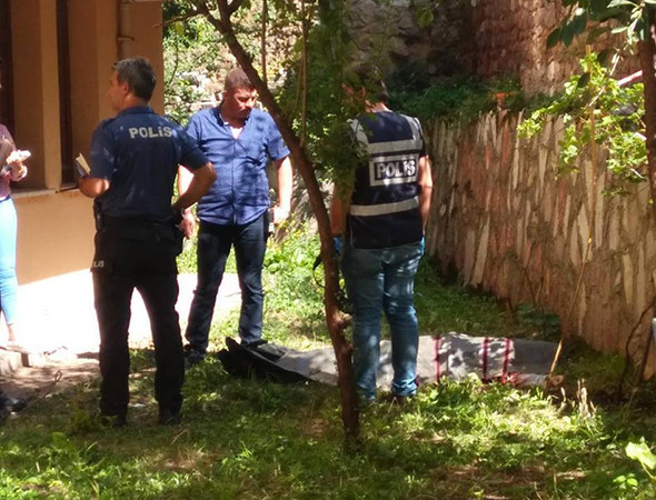 Polisin en zor görevi: Babasının öldüğünü oğluna söyleyemedi! - Resim: 4