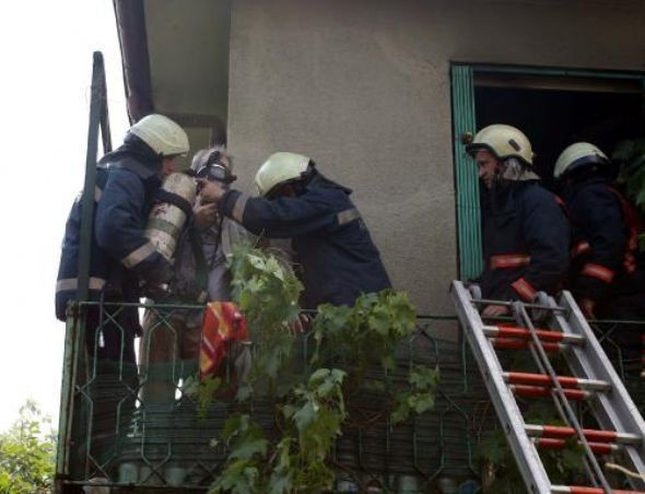 Diri diri yanmaktan son anda kurtuldular - Resim: 4