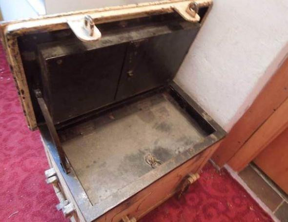 Teyzesinden miras kaldı sandığı açınca şoke oldu Adolf Hitler... - Resim: 3