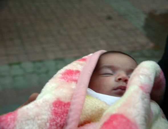 Dumanları görünce çatıya kaçtı - Resim: 2