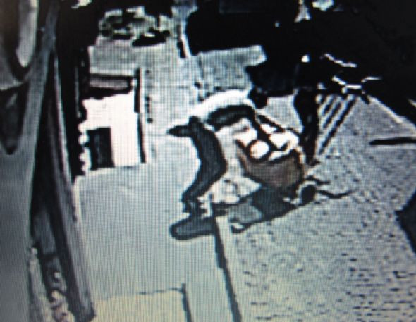 Cinayet saniye saniye güvenlik kamerasında - Resim: 2