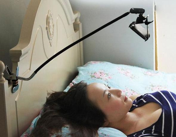 İnternet sallanıyor her gün yatağa bu halde giriyor ve... - Resim: 1