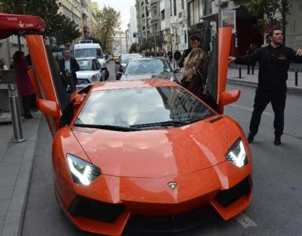 Servet değerindeki Lamborghini artık düğün arabası! - Resim: 3