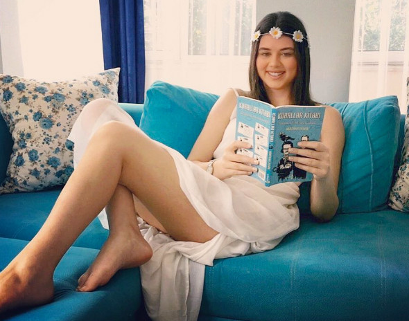 Mucize filminin Mızgin'i Seda Tosun'un sevgilisine bakın çok tanıdık biri! - Resim: 3