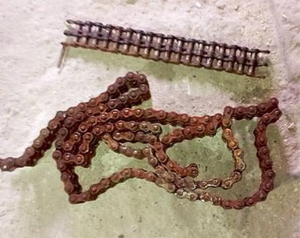 Paslı zincirlerden öyle bir şey yaptı ki aklınızın ucundan geçmez - Resim: 1