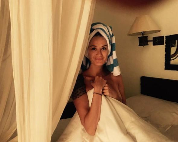 Didem Soydan'ın olay yaratan 'yatak pozu' - Resim: 4