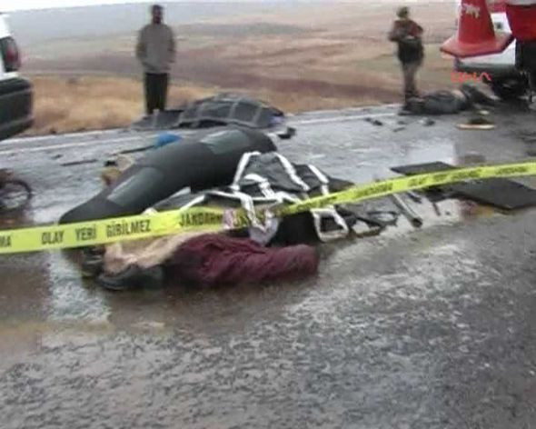 Otomobil ile TIR çarpıştı - Resim: 1