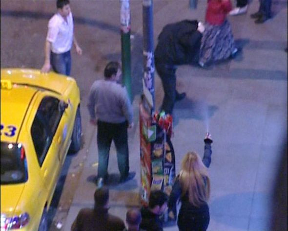 Kadınları çıldırttı biber gazını yedi! - Resim: 2