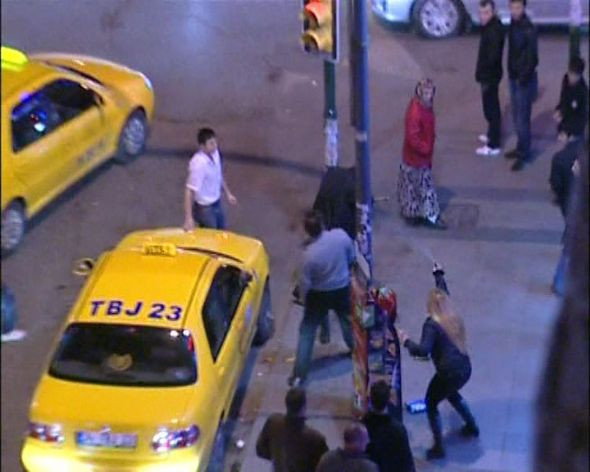 Kadınları çıldırttı biber gazını yedi! - Resim: 3