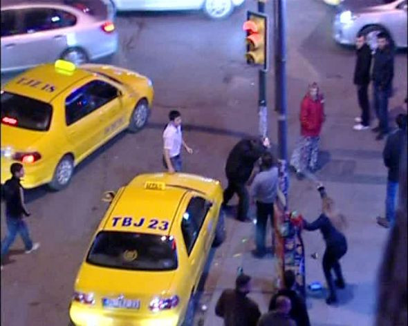 Kadınları çıldırttı biber gazını yedi! - Resim: 4