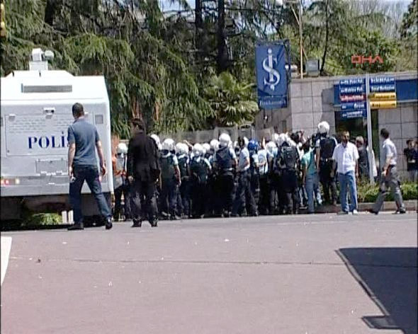 Yıldız Teknik'te olaylar çıktı  - Resim: 3