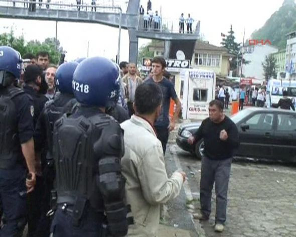 Başbakan'ın mitingi öncesi ortalık karıştı - Resim: 4