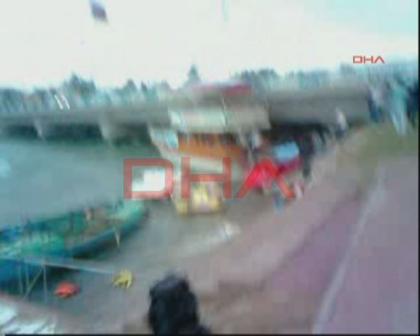 Yolcular batan tenkeneden böyle kurtuldu - Resim: 1