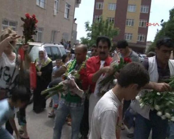 Tatlıses yardımı ağlattı! - Resim: 4