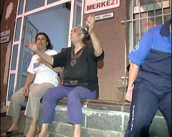 Küçük kızı Pitbullun ağzından aldı - Resim: 4