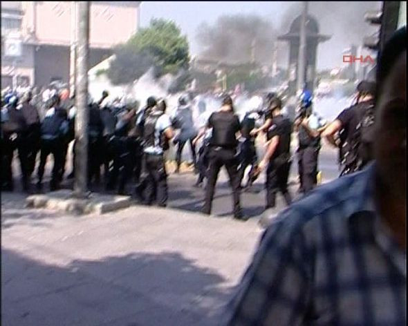 Kadıköy savaş alanına döndü - Resim: 1