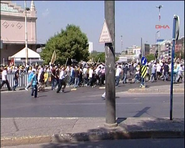 Kadıköy savaş alanına döndü - Resim: 2