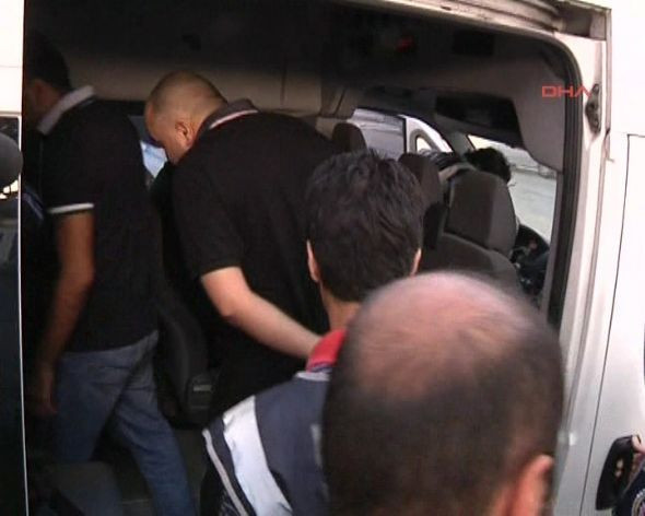 Ünlülere uyuşturucu operasyonu! - Resim: 2