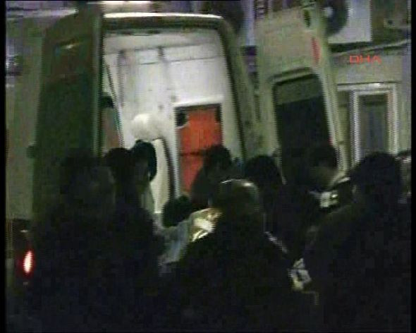 Diyarbakır'da polise saldırı - Resim: 1