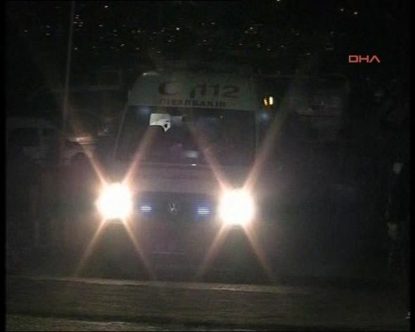 Diyarbakır'da polise saldırı - Resim: 3