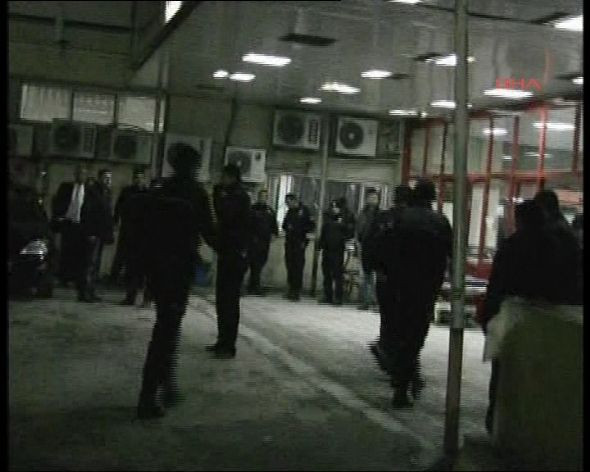 Diyarbakır'da polise saldırı - Resim: 4