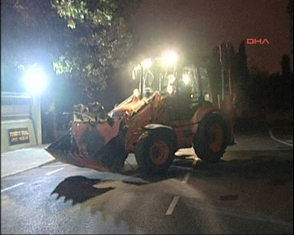 Özal'ın kabrinde hazırlıklar başladı - Resim: 1