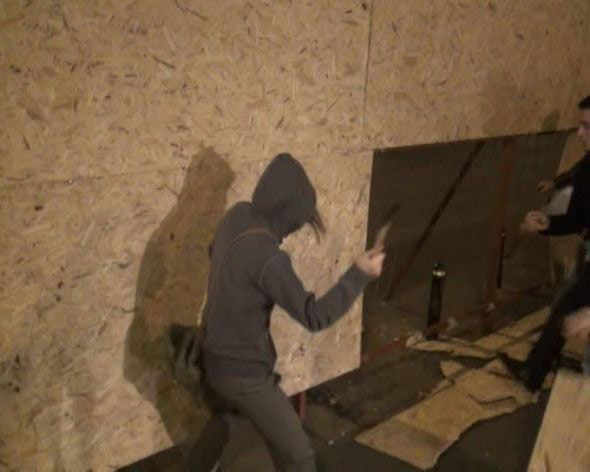 Taksim'de bariyerleri parçaladılar - Resim: 2