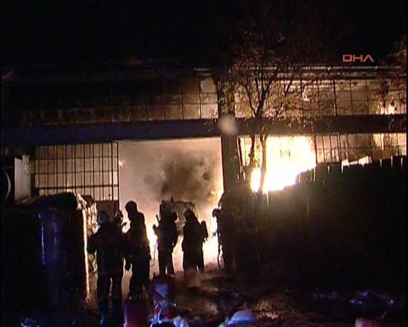 İstanbul'da büyük yangın - Resim: 1