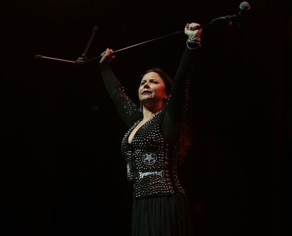 Saat'ten Kürk Mantolu Madonna açıklaması - Resim: 4