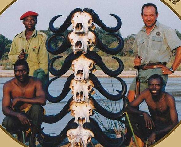 Öldürdüğü hayvanlarla poz veriyordu sonu kötü oldu - Resim: 1