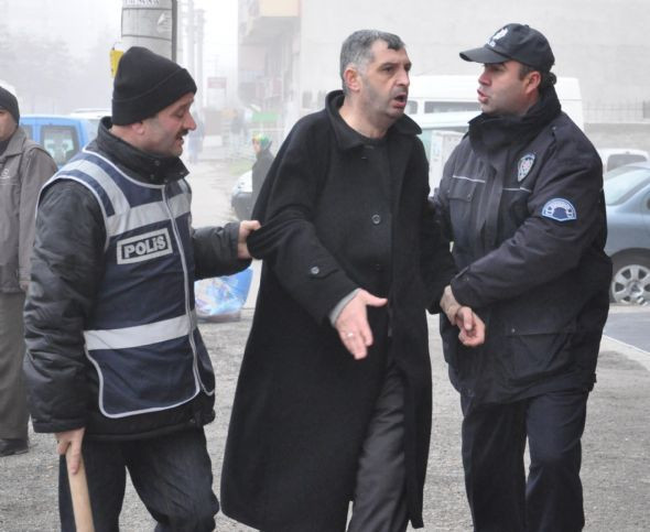 Bozkurt işareti çıldırttı - Resim: 2