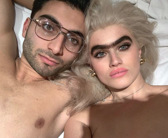 Gören kaşlarıyla dalga geçiyordu! Şimdi herkes peşinden koşuyor - Resim: 1