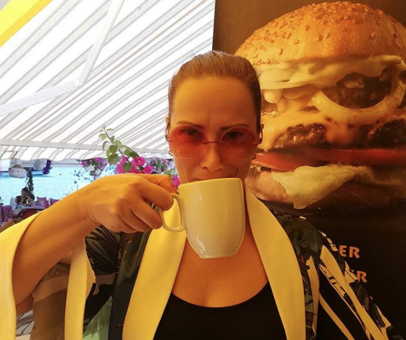 Dudak dudağa öpüştükleri poz isyan ettirdi Janset Paçal'ın Tarkan Gözübüyük ile olay pozu - Resim: 3