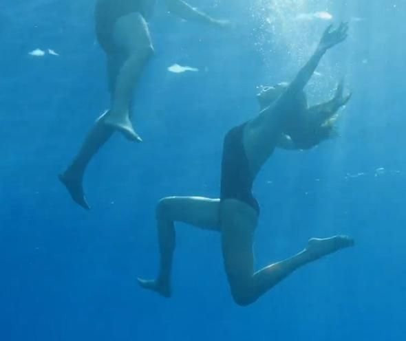 Bu sahnelerle döndü çok konuşulacak duştaki öpüşme sahnesi olay - Resim: 4